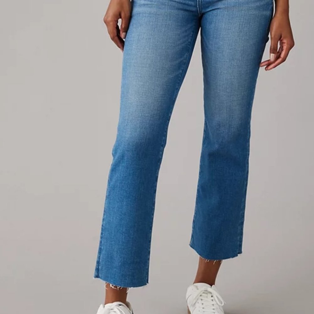 AE Jean High Waist Crop Kick Flare Button Fly Raw Hem Size 6 Short